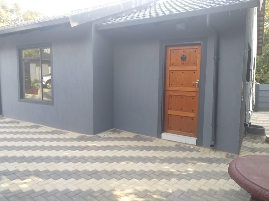 To Let 2 Bedroom Property for Rent in Brackenhurst Gauteng