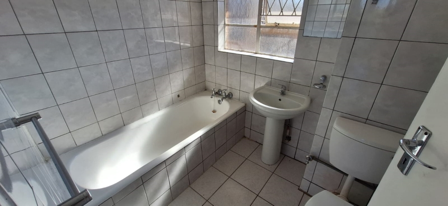 1 Bedroom Property for Sale in Parkdene Gauteng