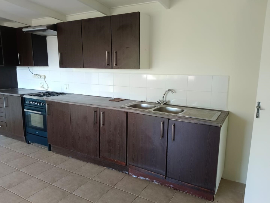 To Let 2 Bedroom Property for Rent in Brackenhurst Gauteng