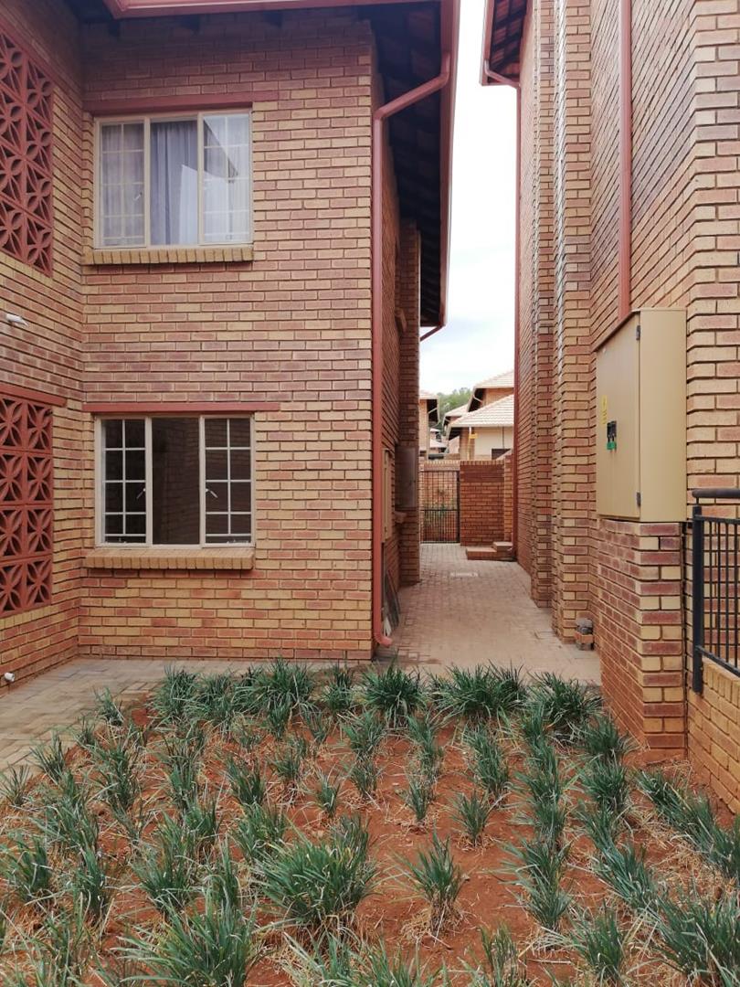 To Let 2 Bedroom Property for Rent in Olympus Gauteng