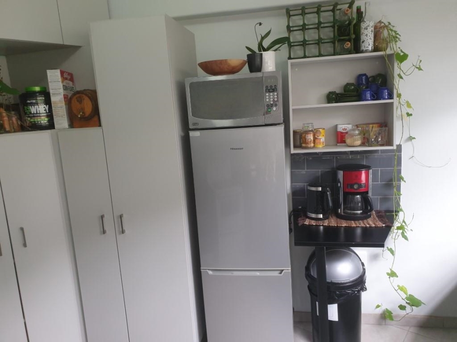 To Let 1 Bedroom Property for Rent in Illovo Gauteng