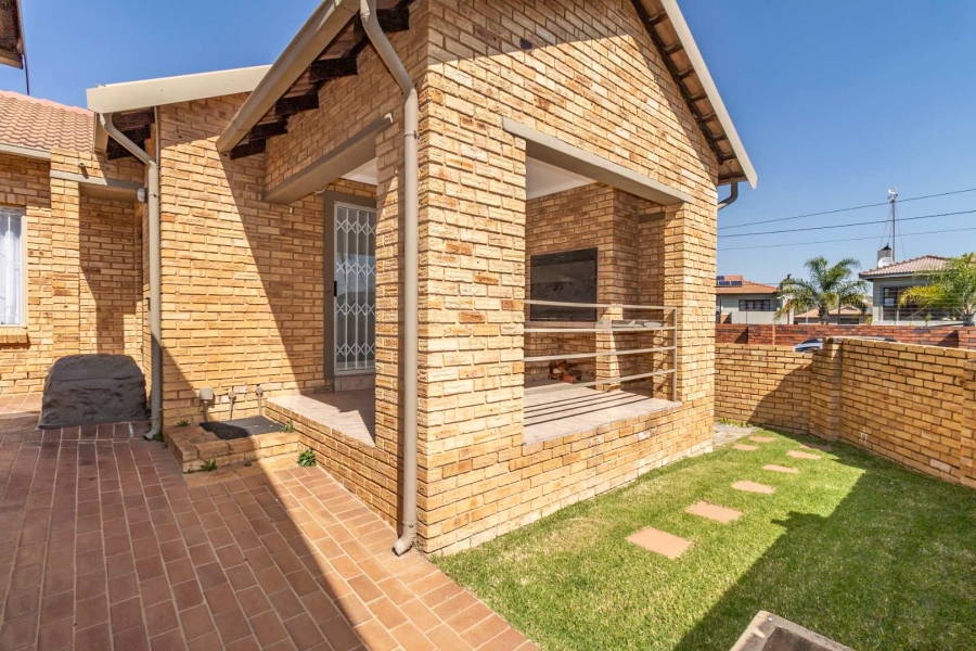 To Let 3 Bedroom Property for Rent in Wilgeheuwel Gauteng