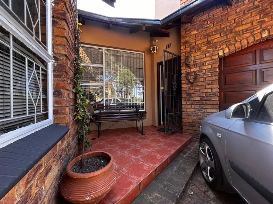 4 Bedroom Property for Sale in Brackendowns Gauteng