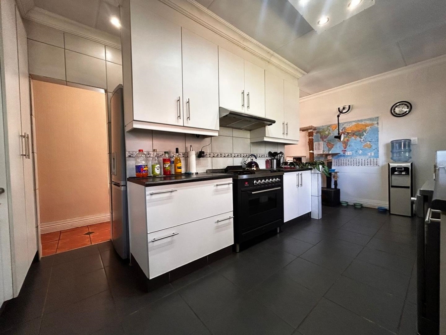 4 Bedroom Property for Sale in Brackendowns Gauteng