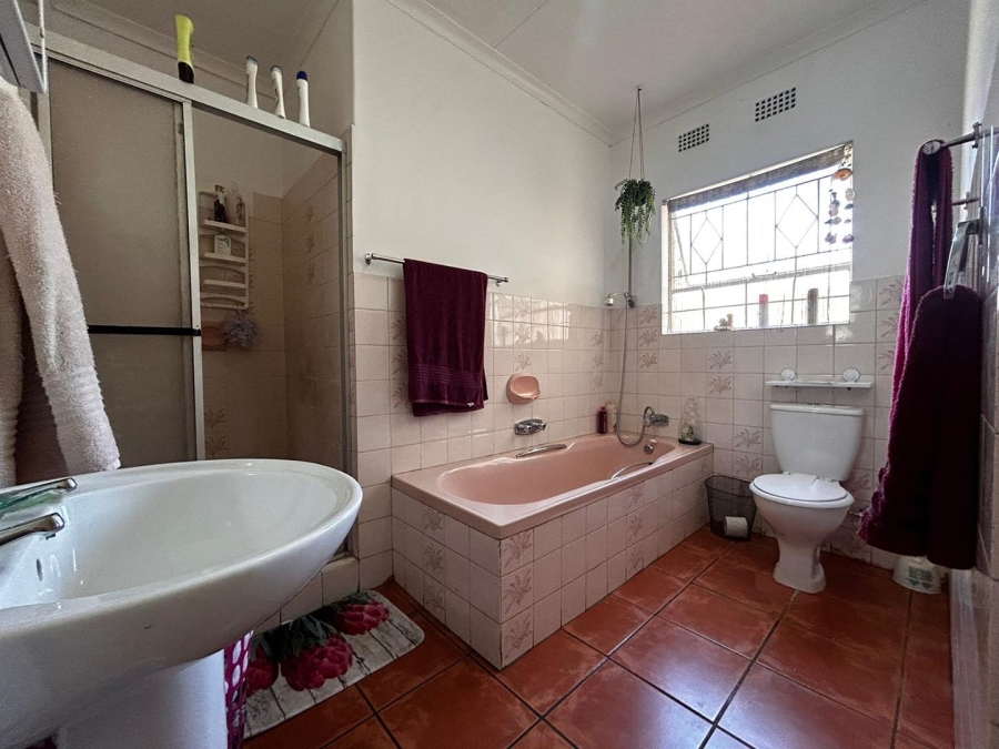 4 Bedroom Property for Sale in Brackendowns Gauteng
