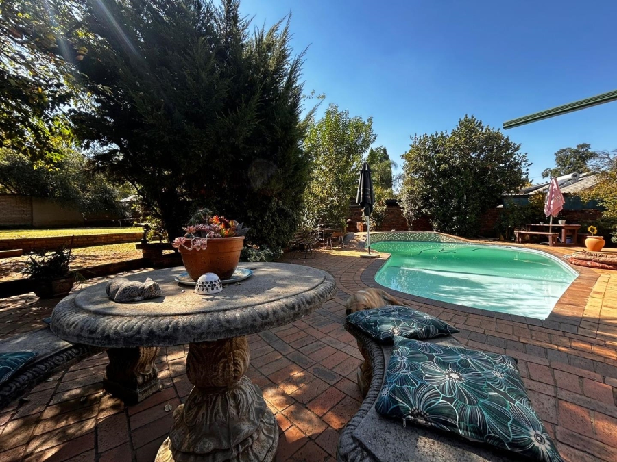 4 Bedroom Property for Sale in Brackendowns Gauteng