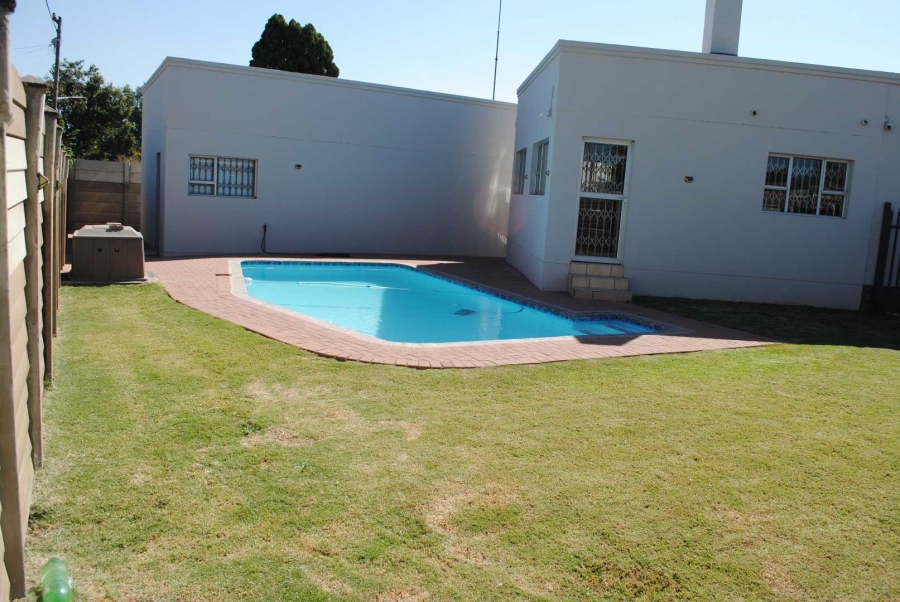 4 Bedroom Property for Sale in Rothdene Gauteng
