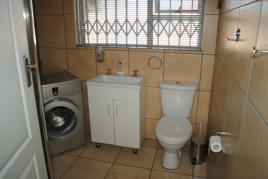 4 Bedroom Property for Sale in Rothdene Gauteng