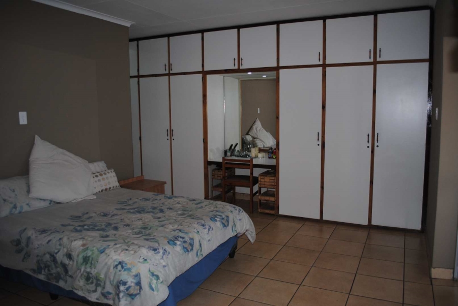 4 Bedroom Property for Sale in Rothdene Gauteng