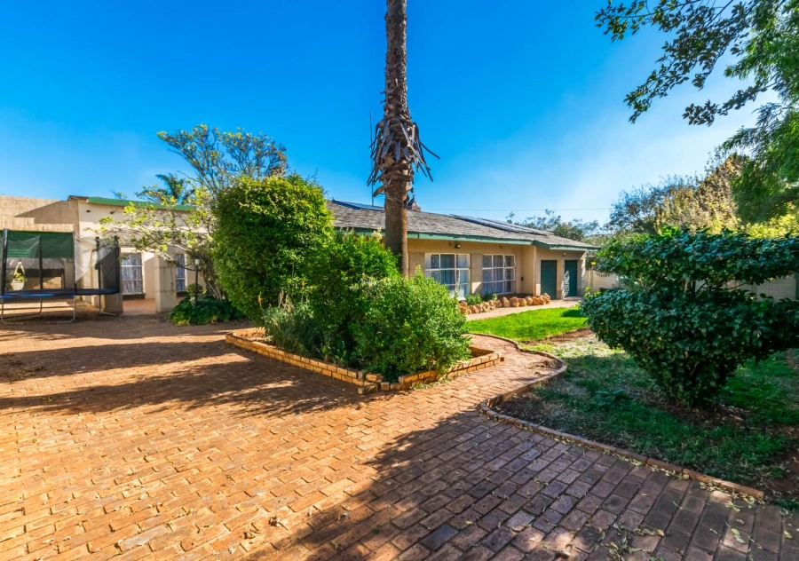 4 Bedroom Property for Sale in Horison Park Gauteng