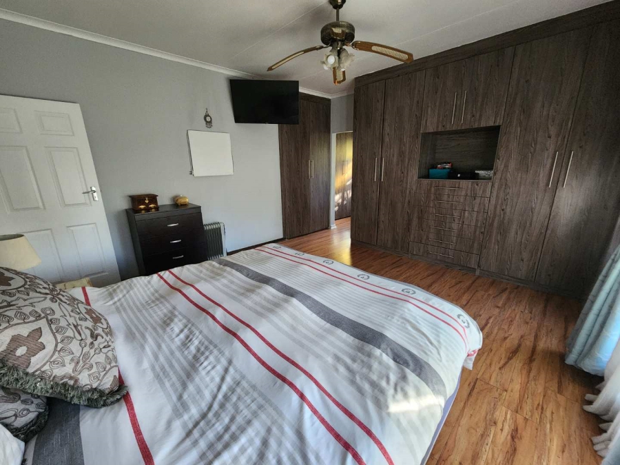 4 Bedroom Property for Sale in Brackenhurst Gauteng