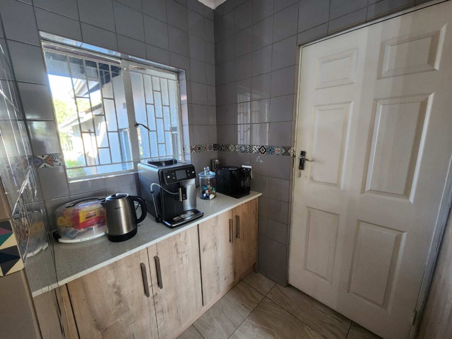 4 Bedroom Property for Sale in Brackenhurst Gauteng