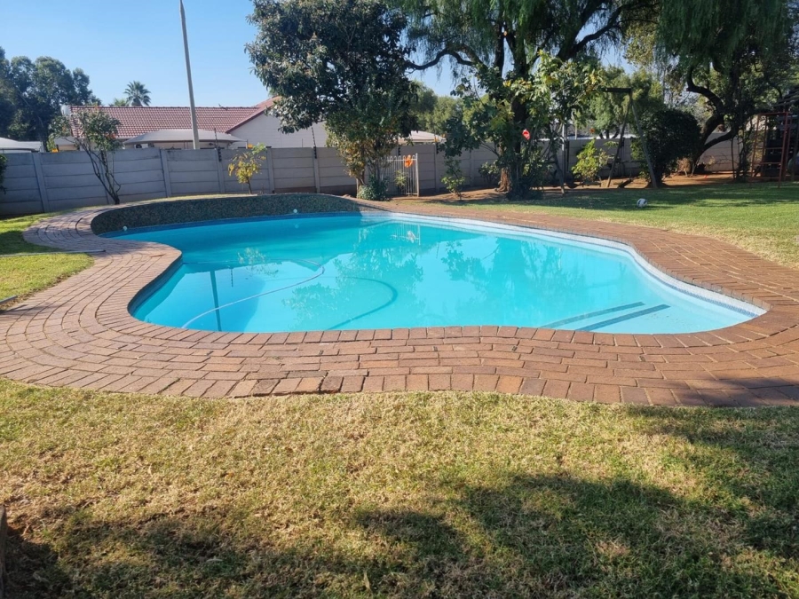 4 Bedroom Property for Sale in Brackenhurst Gauteng