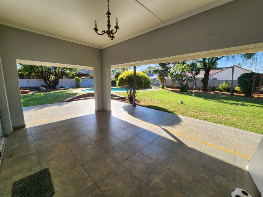 4 Bedroom Property for Sale in Brackenhurst Gauteng