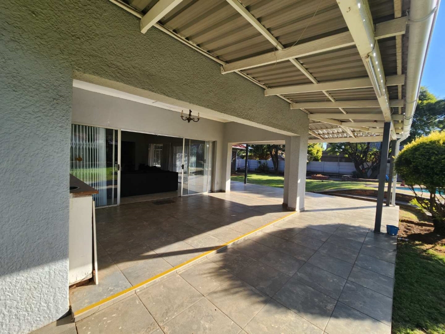 4 Bedroom Property for Sale in Brackenhurst Gauteng