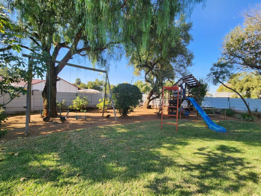 4 Bedroom Property for Sale in Brackenhurst Gauteng
