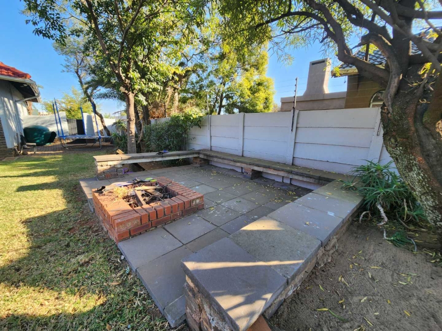 4 Bedroom Property for Sale in Brackenhurst Gauteng