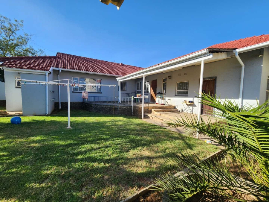 4 Bedroom Property for Sale in Brackenhurst Gauteng