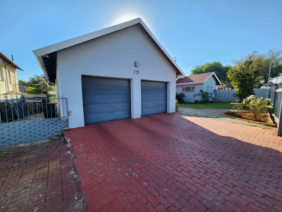4 Bedroom Property for Sale in Brackenhurst Gauteng