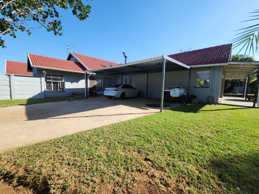 4 Bedroom Property for Sale in Brackenhurst Gauteng