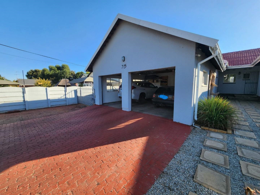 4 Bedroom Property for Sale in Brackenhurst Gauteng