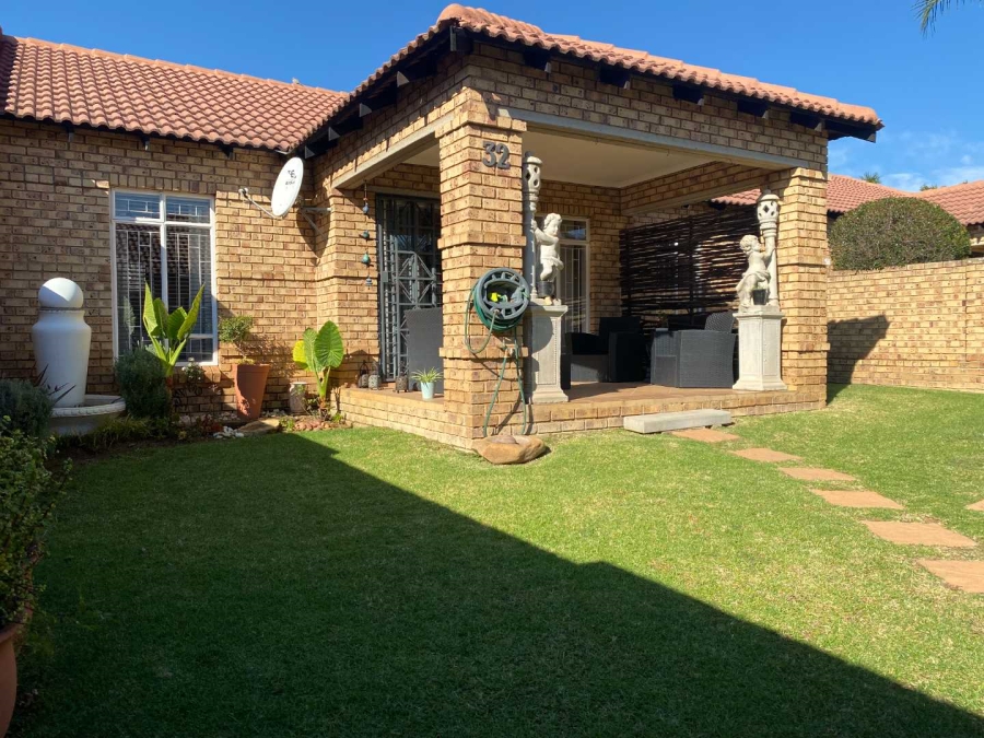 2 Bedroom Property for Sale in Moreleta Park Gauteng