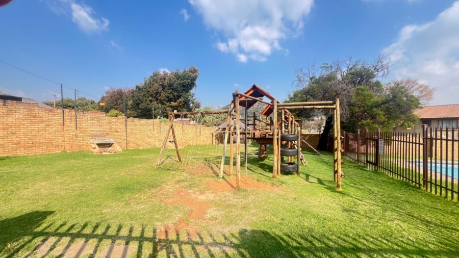 2 Bedroom Property for Sale in Meredale Gauteng