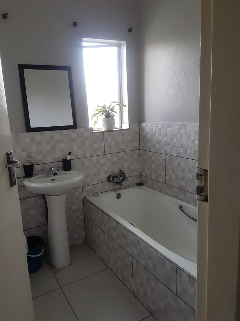 2 Bedroom Property for Sale in Meredale Gauteng