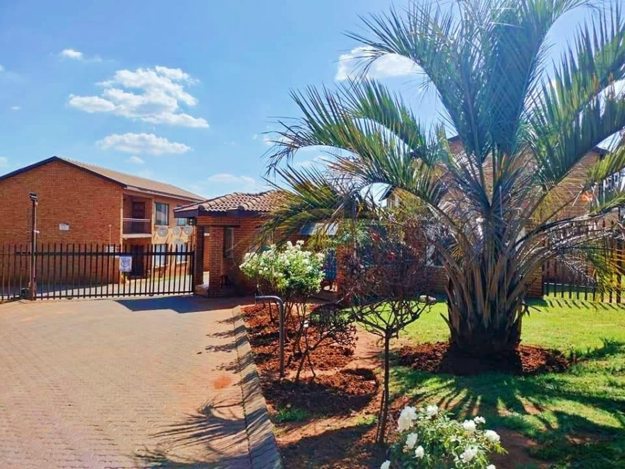 2 Bedroom Property for Sale in Meredale Gauteng