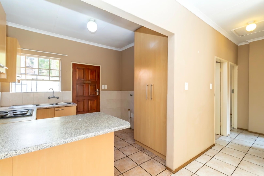 To Let 2 Bedroom Property for Rent in Weltevreden Park Gauteng