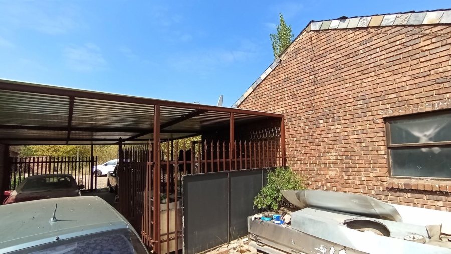 3 Bedroom Property for Sale in Mnandi A H Gauteng