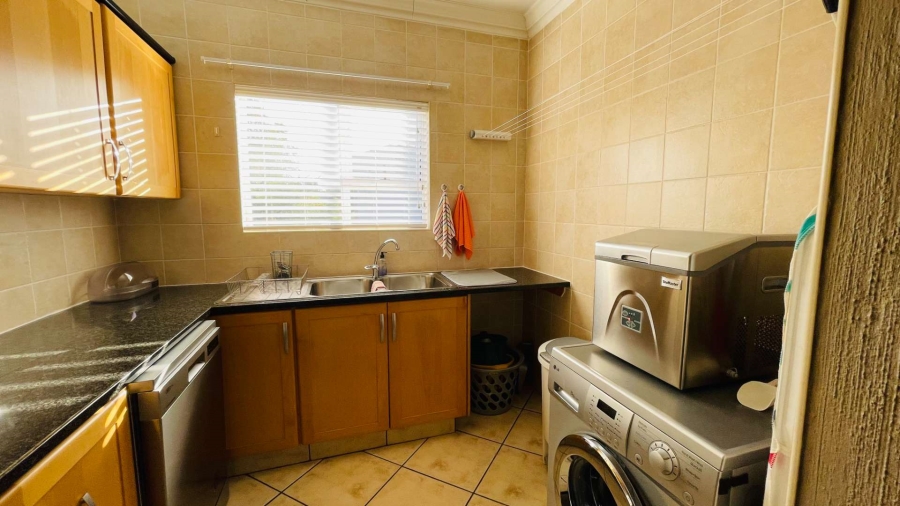2 Bedroom Property for Sale in Midstream Estate Gauteng
