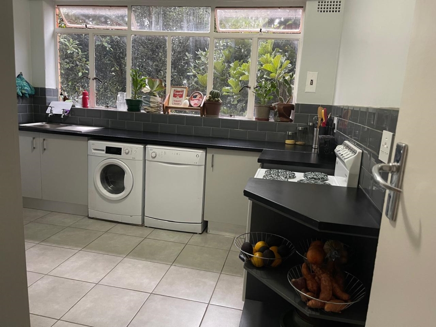 To Let 1 Bedroom Property for Rent in Illovo Gauteng