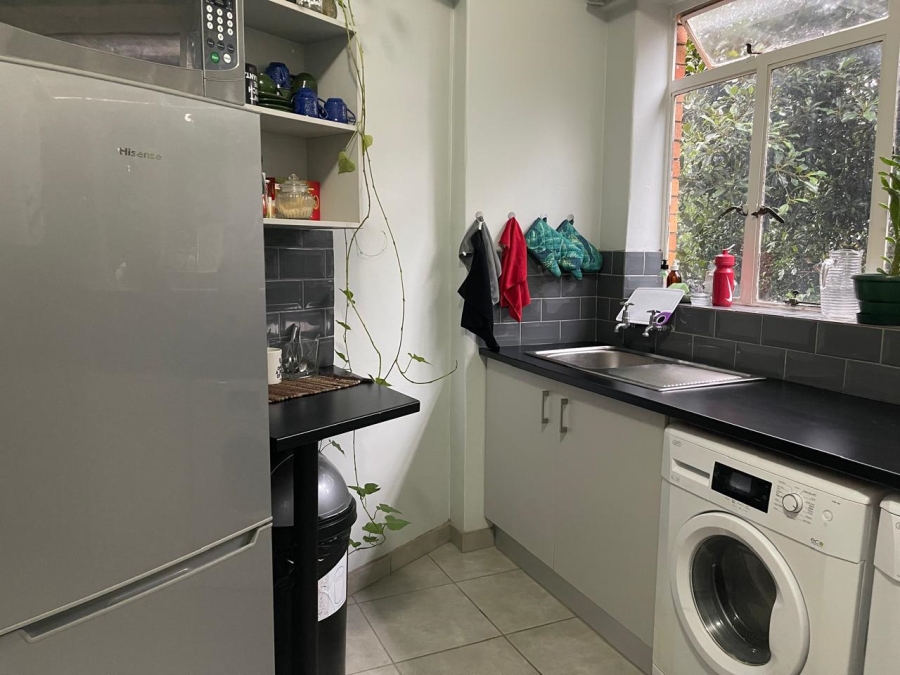 To Let 1 Bedroom Property for Rent in Illovo Gauteng