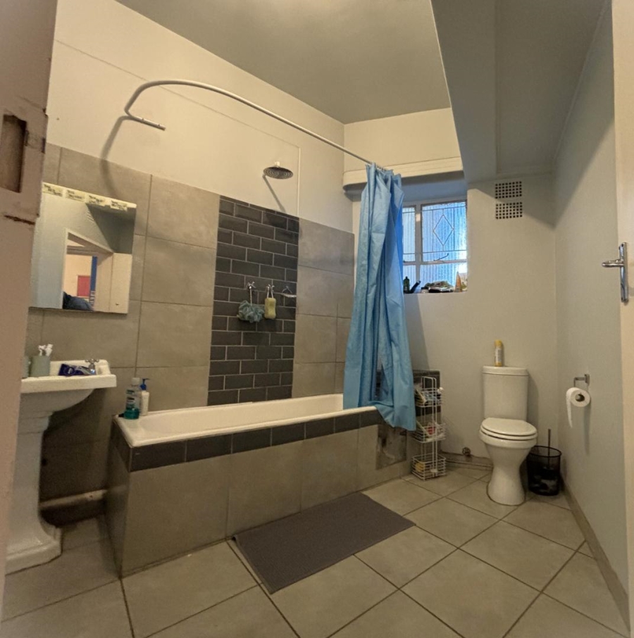 To Let 1 Bedroom Property for Rent in Illovo Gauteng