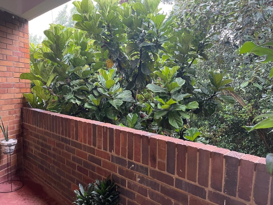 To Let 1 Bedroom Property for Rent in Illovo Gauteng