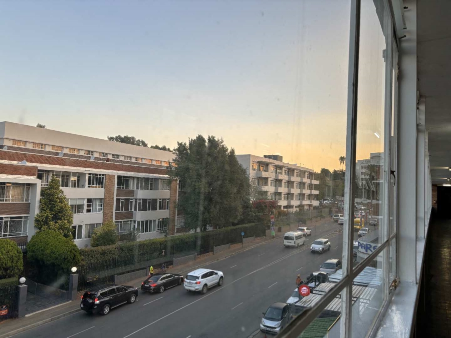 To Let 1 Bedroom Property for Rent in Illovo Gauteng