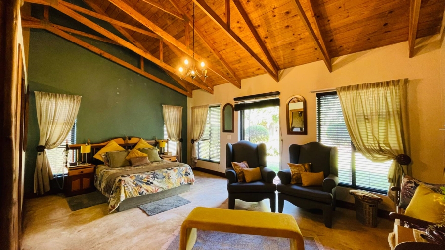 5 Bedroom Property for Sale in Rooihuiskraal Gauteng