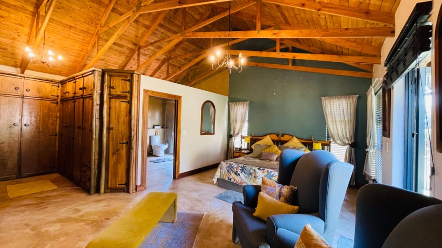 5 Bedroom Property for Sale in Rooihuiskraal Gauteng