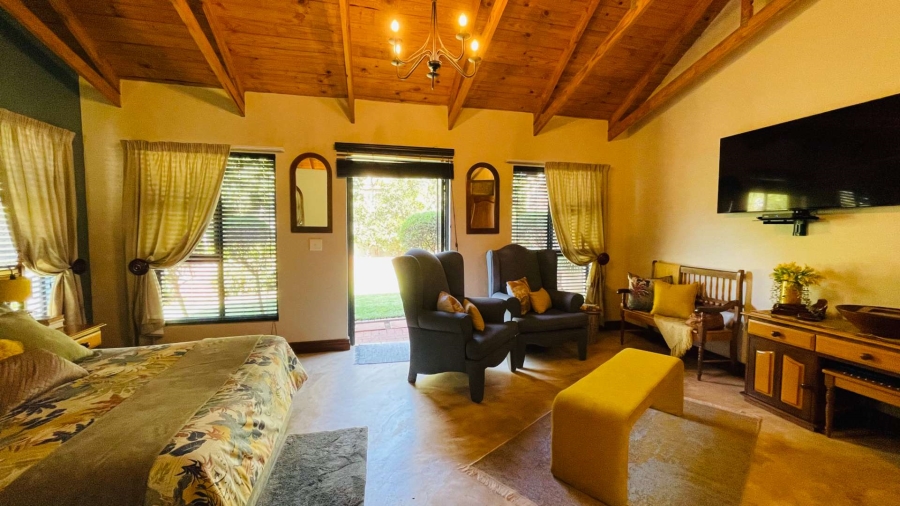 5 Bedroom Property for Sale in Rooihuiskraal Gauteng