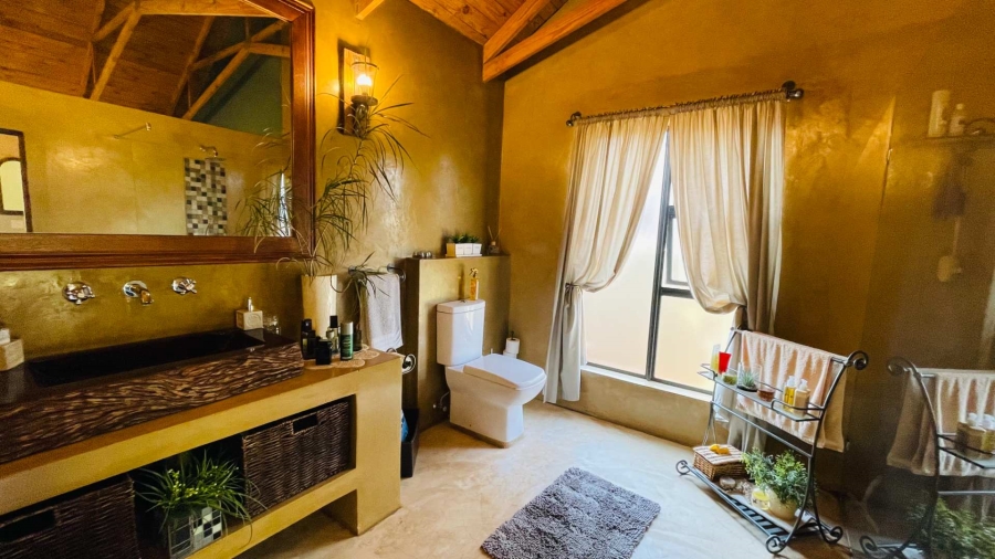 5 Bedroom Property for Sale in Rooihuiskraal Gauteng