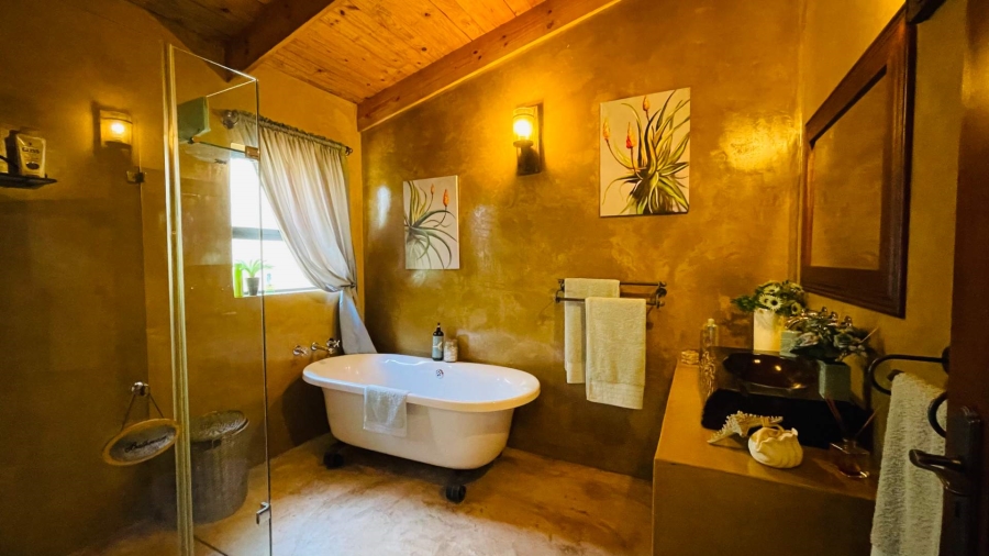 5 Bedroom Property for Sale in Rooihuiskraal Gauteng