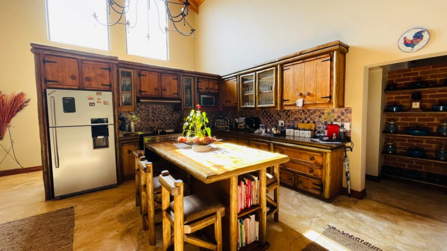 5 Bedroom Property for Sale in Rooihuiskraal Gauteng