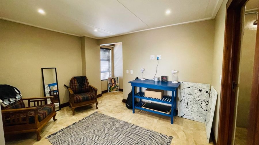 5 Bedroom Property for Sale in Rooihuiskraal Gauteng