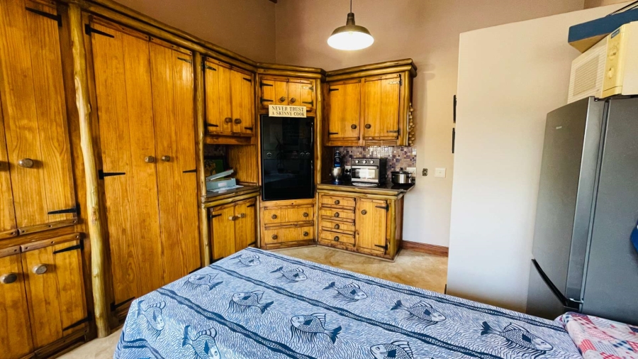 5 Bedroom Property for Sale in Rooihuiskraal Gauteng