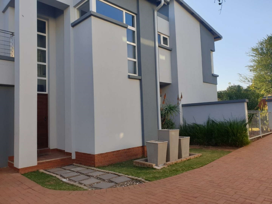 4 Bedroom Property for Sale in Eye of Africa Gauteng