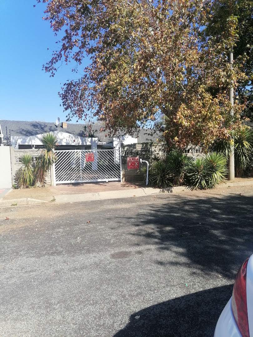 4 Bedroom Property for Sale in Brackenhurst Gauteng