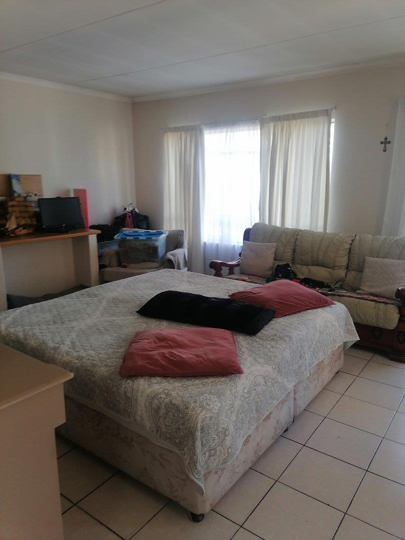 4 Bedroom Property for Sale in Brackenhurst Gauteng
