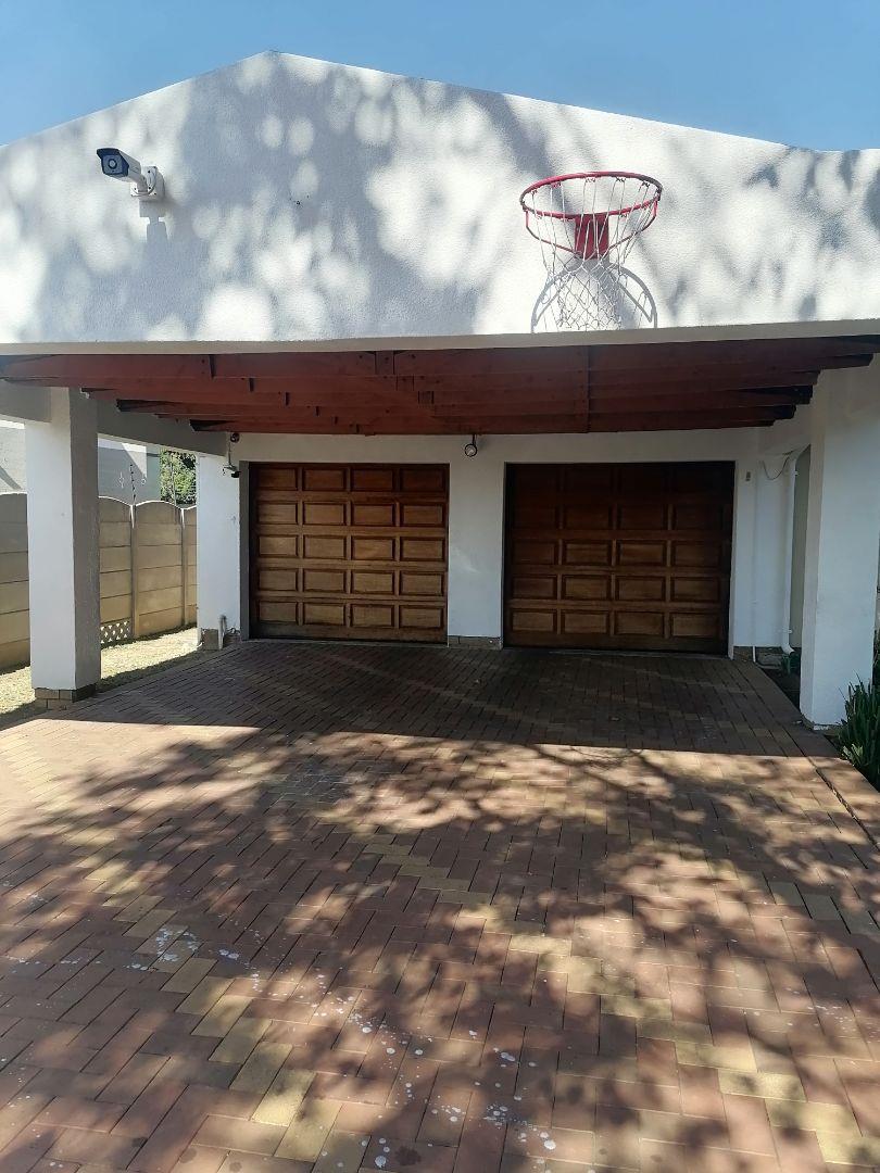 4 Bedroom Property for Sale in Brackenhurst Gauteng