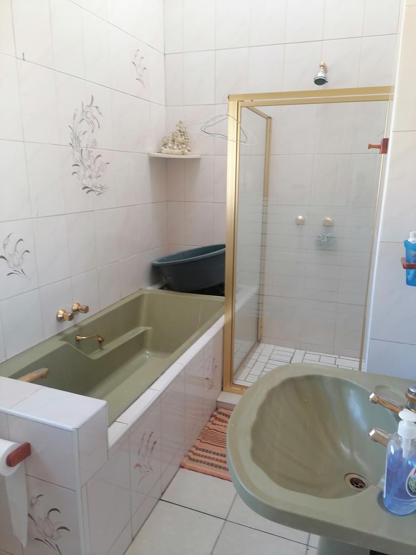 4 Bedroom Property for Sale in Brackenhurst Gauteng